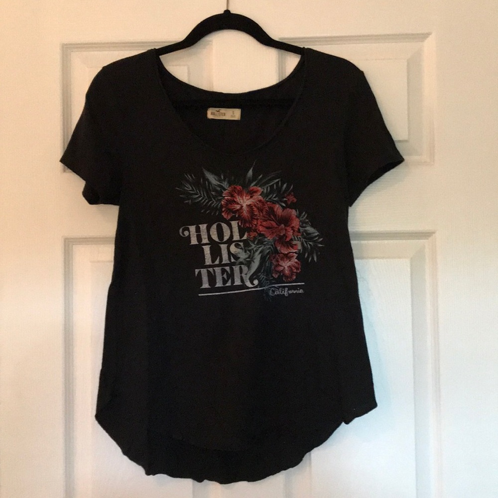 Hollister floral tee